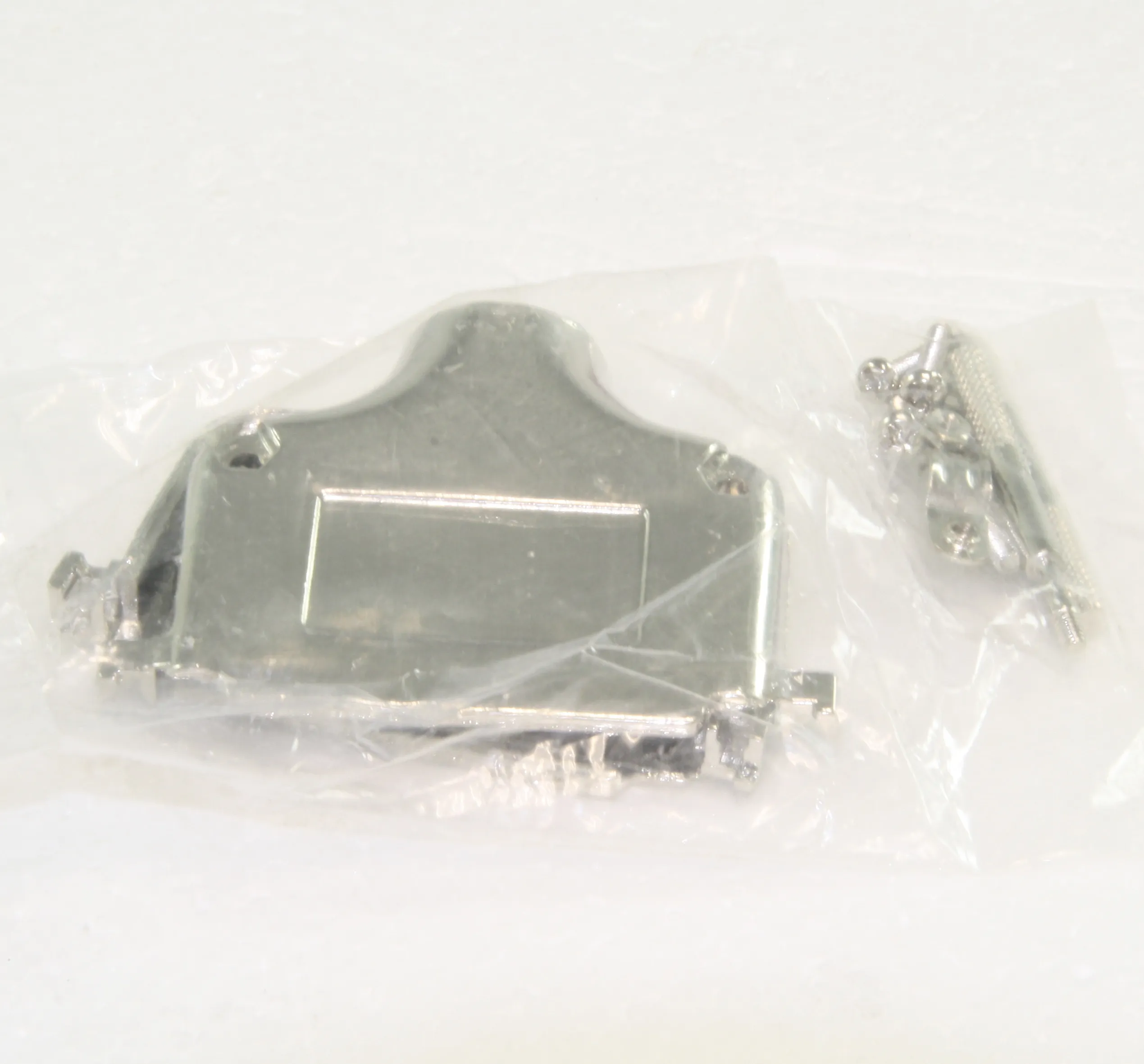 [148377] Metal-D-Sub-Hood 37-Pole TUNG METALHUS m.fingerskruer