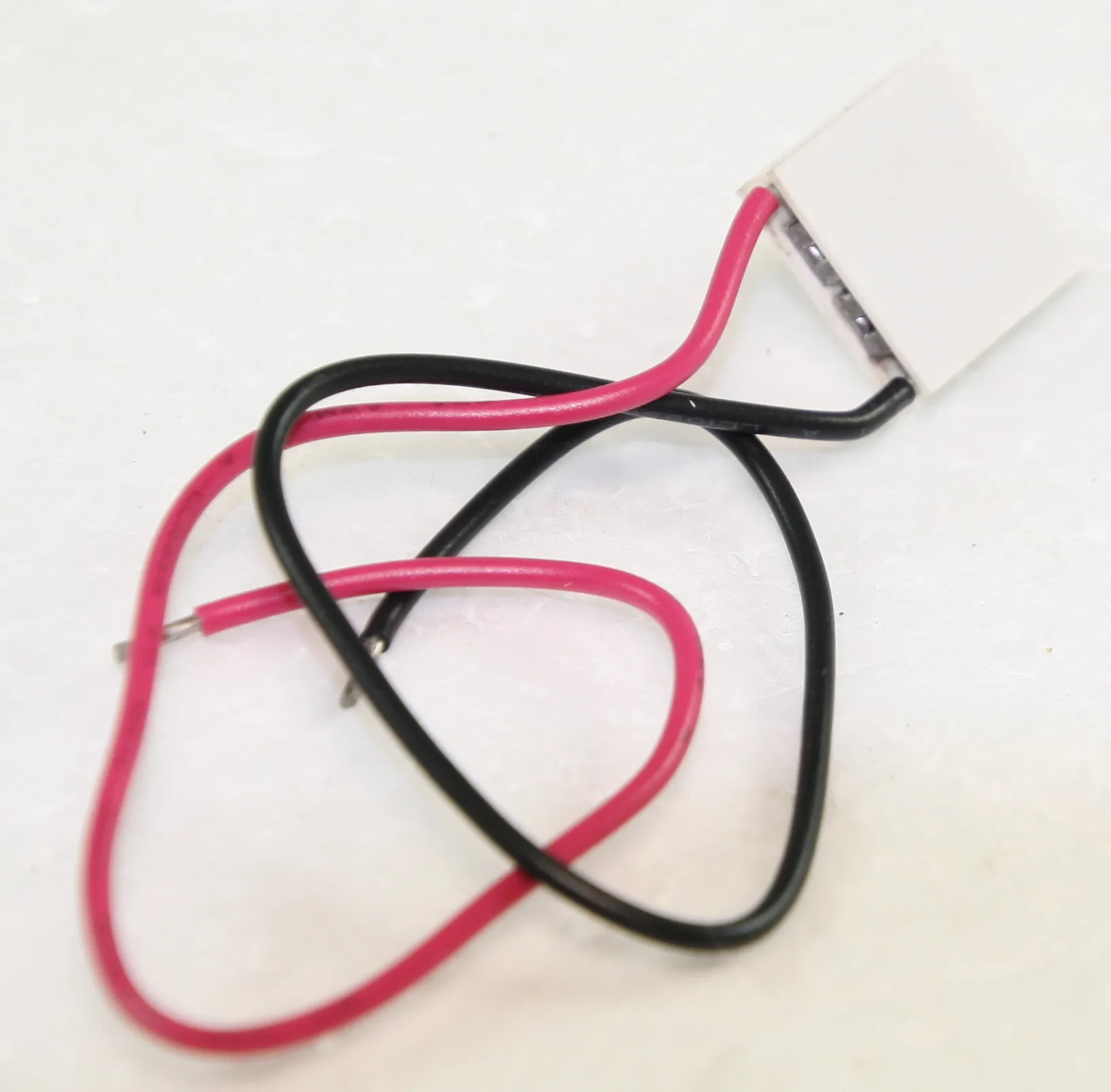 [148759] Peltier element, 15x15mm. 2VDC 8,5A (9,5W)