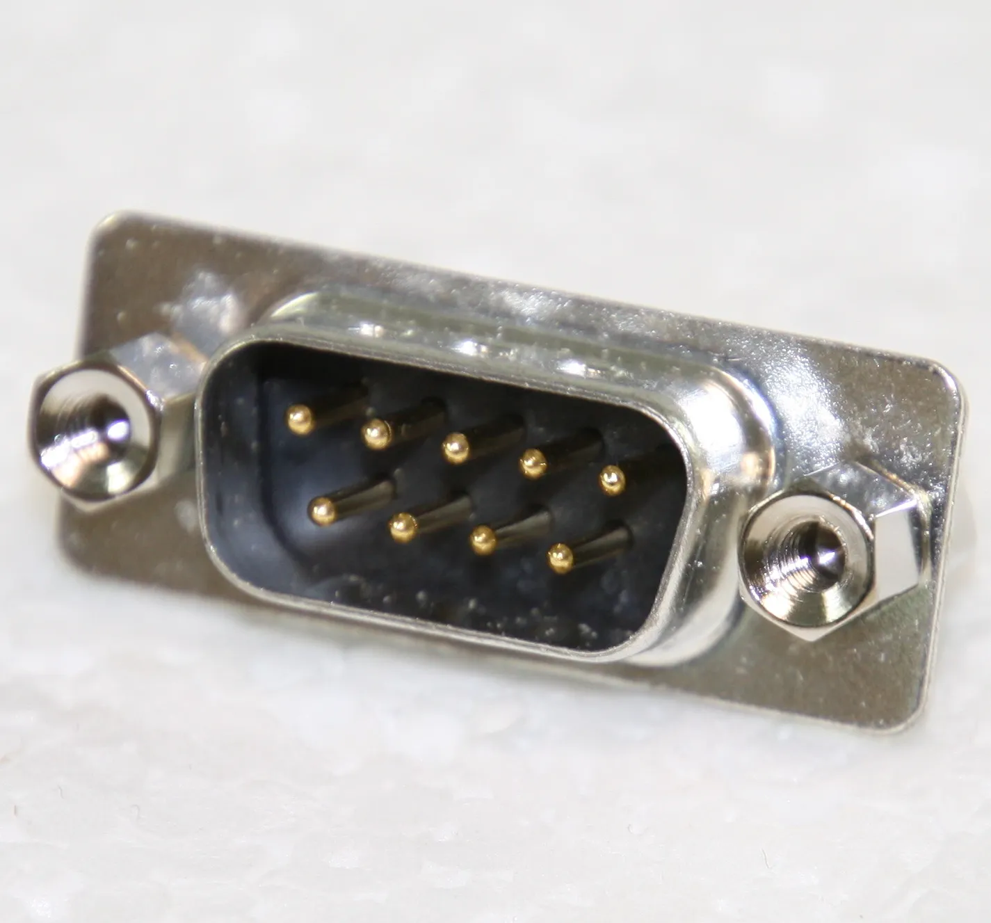 [148973] D-Sub Plug 9-Pole Solder Pin