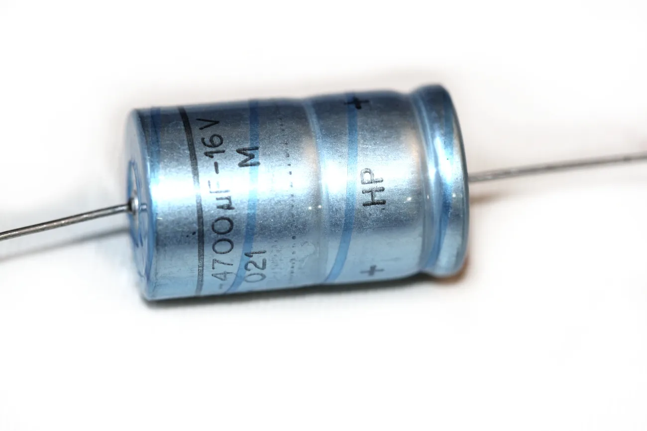 [149087] El-Capacitor 3300uF/6,3V 15x30mm