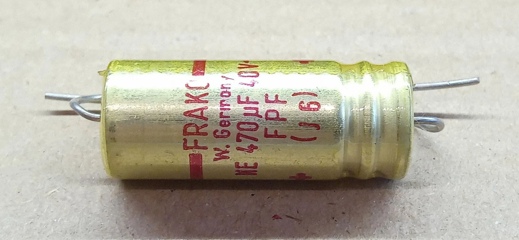 [150885] El-Capacitor 470uF/40V 10x30mm