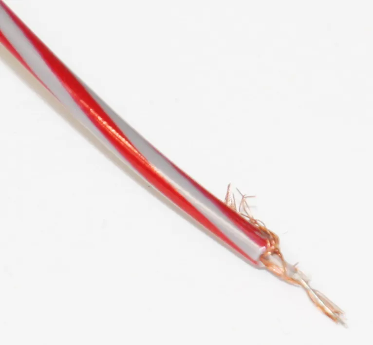 [151729] Audiokabel 1 x 0,14 mm2+skærm Ø=2,2mm. RØD/GRÅ
