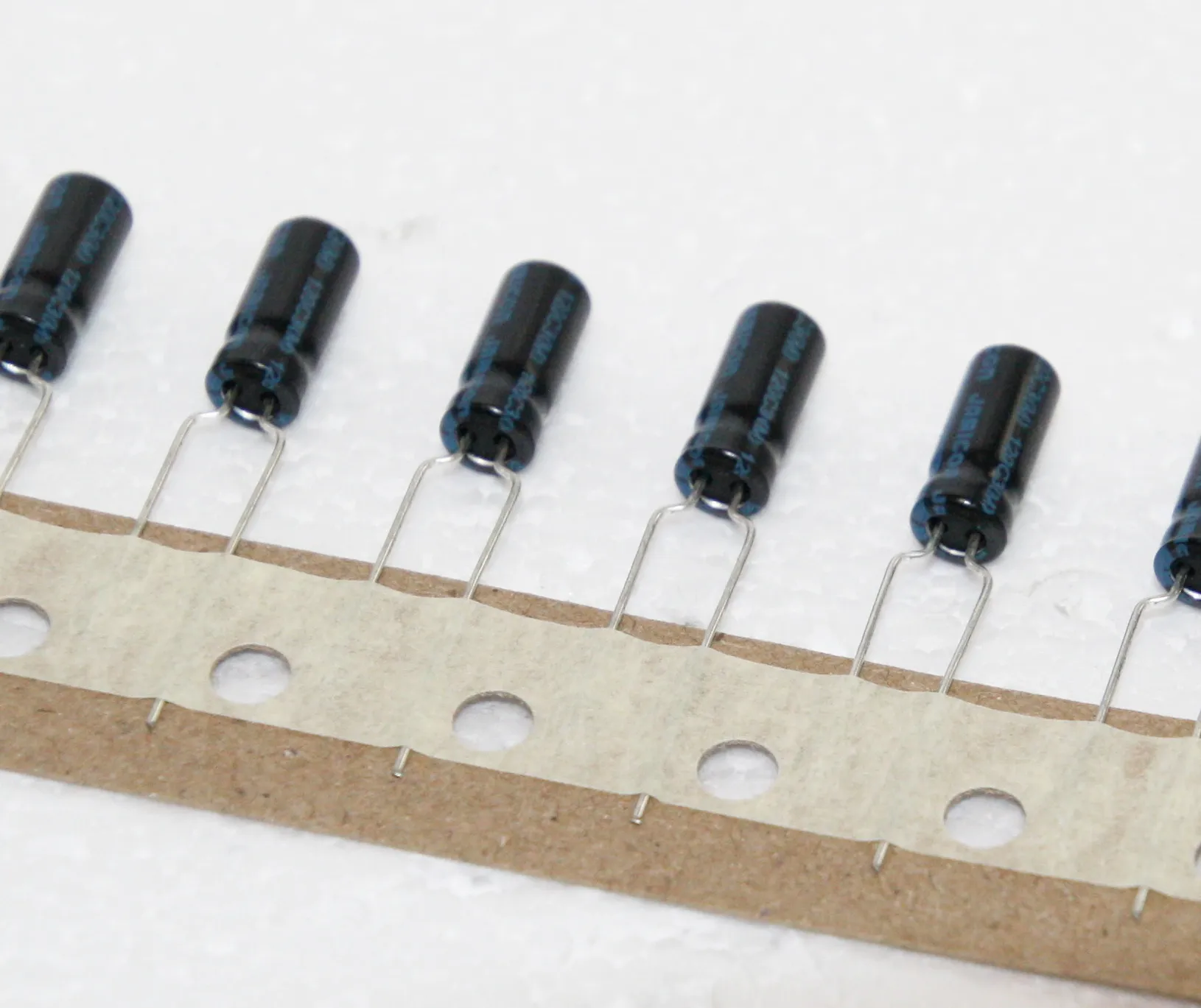 [85784] El-Capacitor 4,7µF/63V-P5-5x11Taped