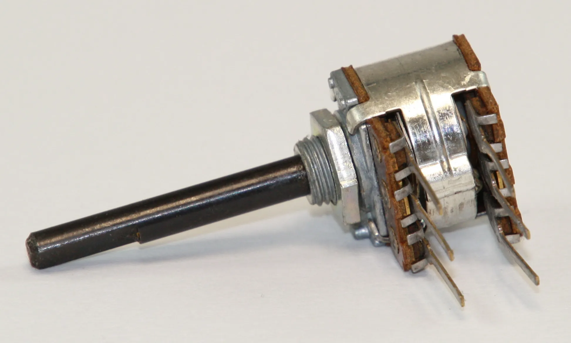 [111803] Potentiometer 16/4 STEREO LOG 10K