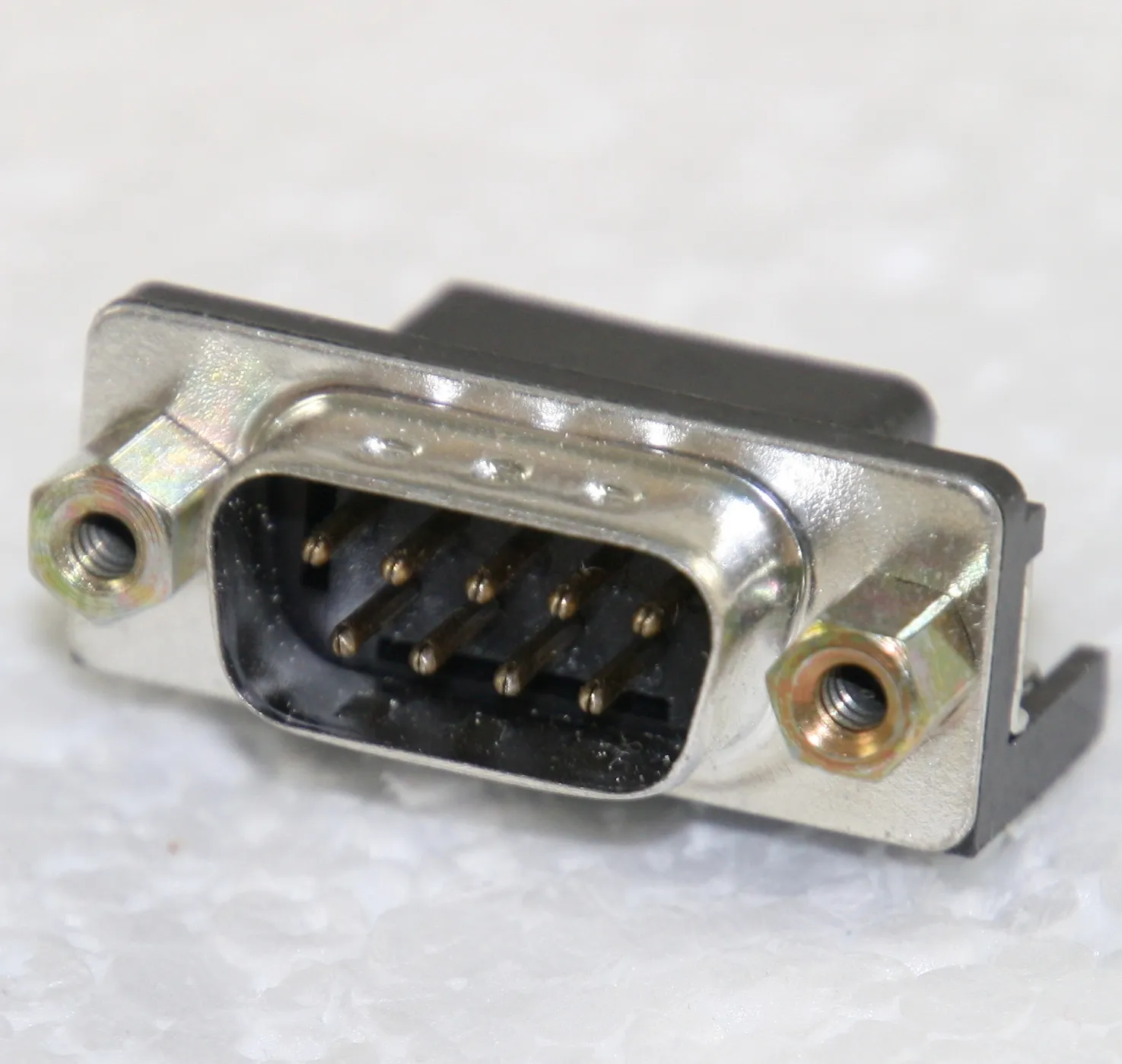 [87899] D-Sub Plug 9-Pole Solder Pin FP8,08