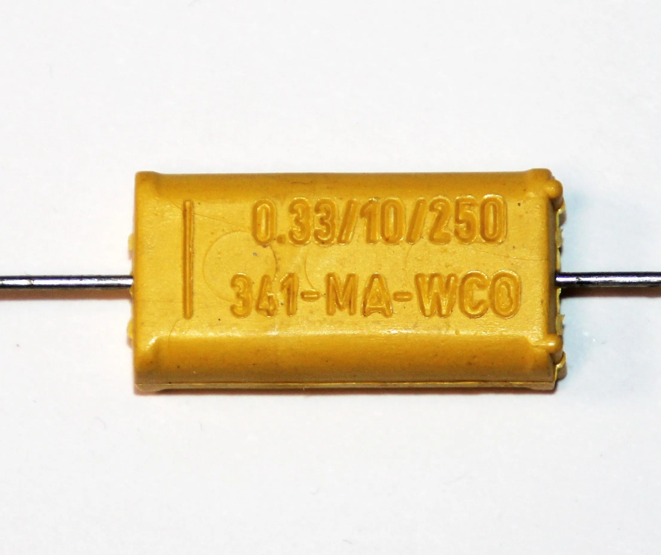 [91466] 330nF 250V MKT axial 10%, 250stk