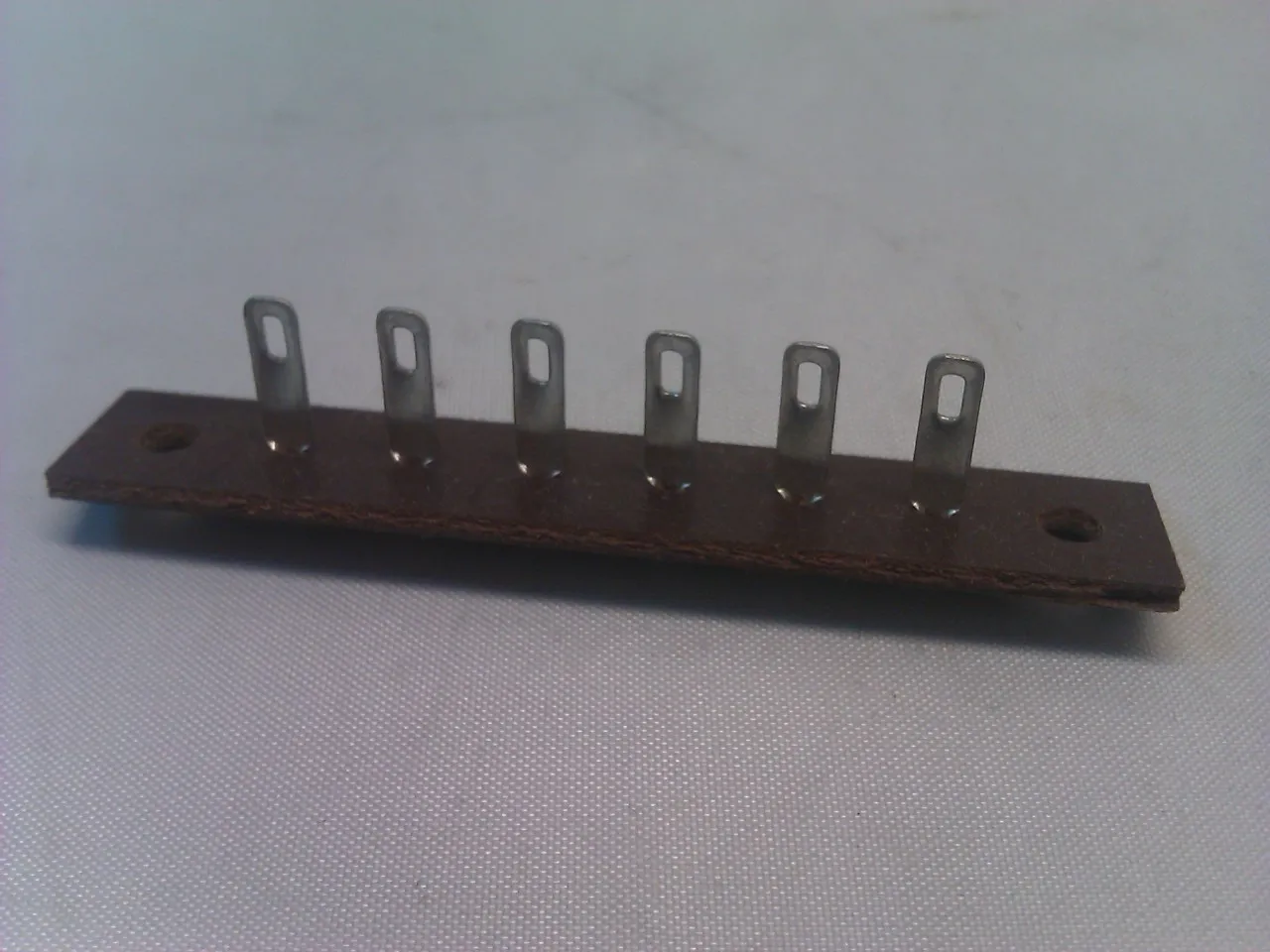[118329] Loddestol Terminal Board 10x60mm. Single Rowed