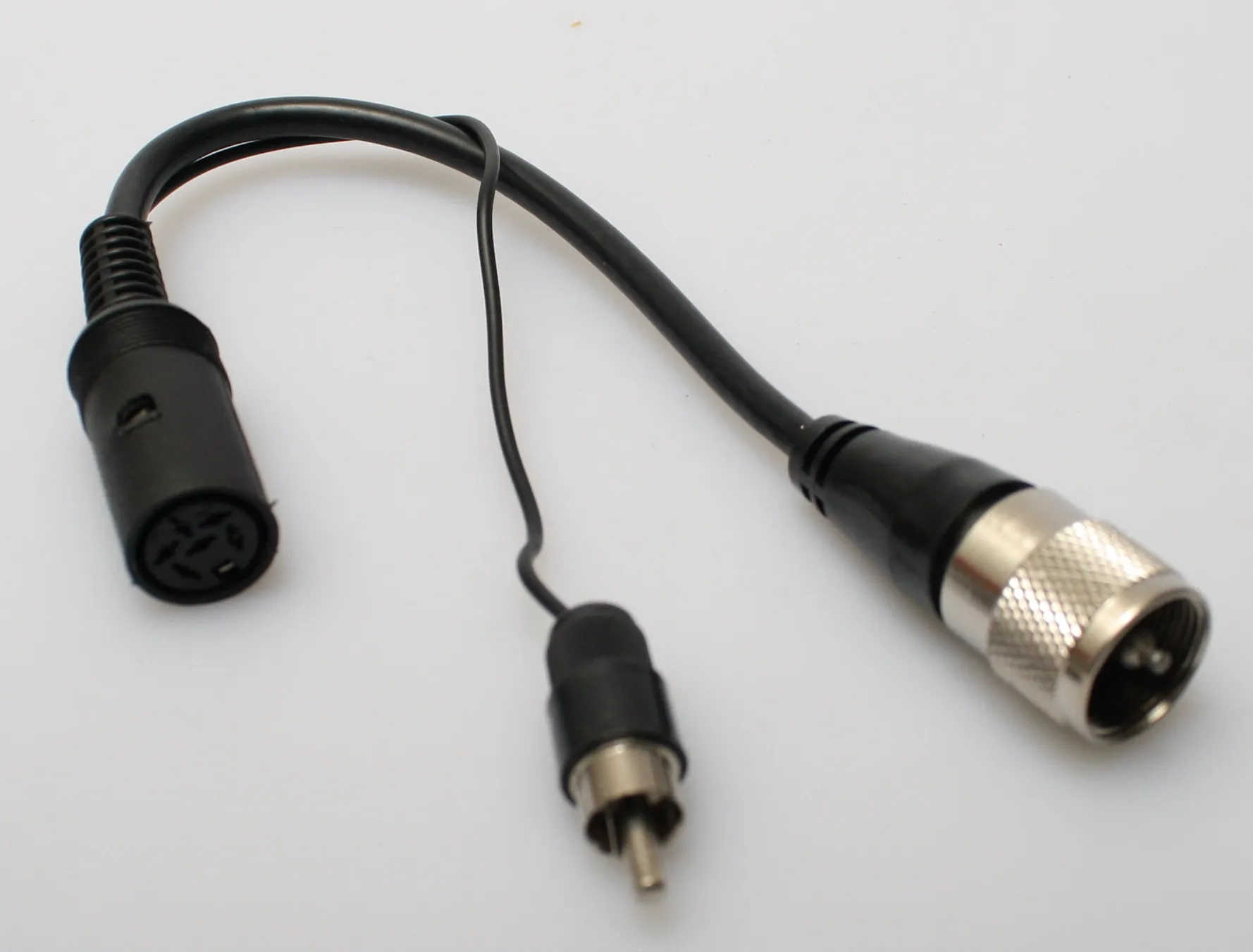 [119843] DIN 6P Hun / 1 x Phono han + 1 x UHF han 20cm.