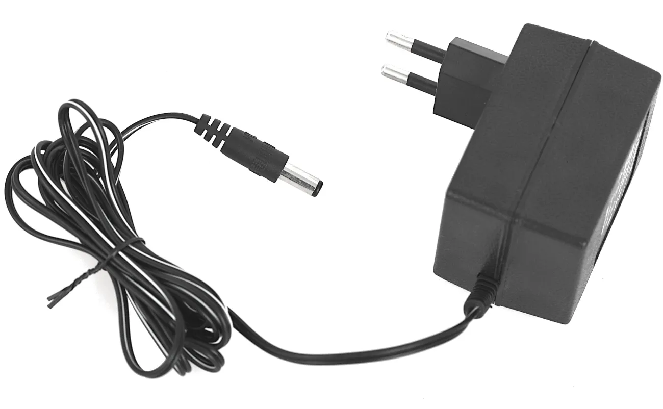 [121841] Strømforsyning 15V, 150mA, (DC 2,1/5,5)