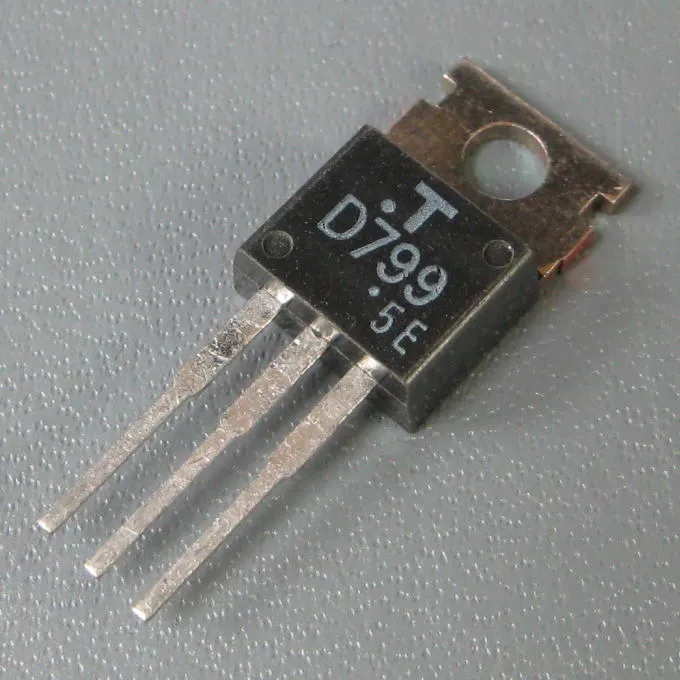 [127919] N-DARL+D 400V 6A 30W TO-220