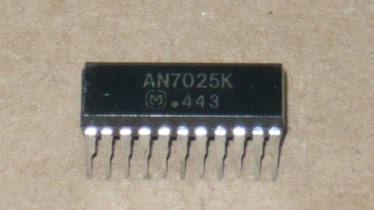 [128895] AM,TUNER,FM,IF,PLL,MPX,DECODER DIP-22