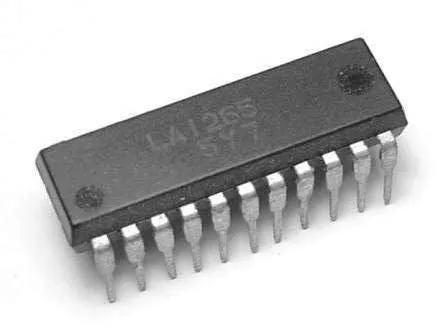 [130044] High Performance 256K x 1 Static RAM DIP-24