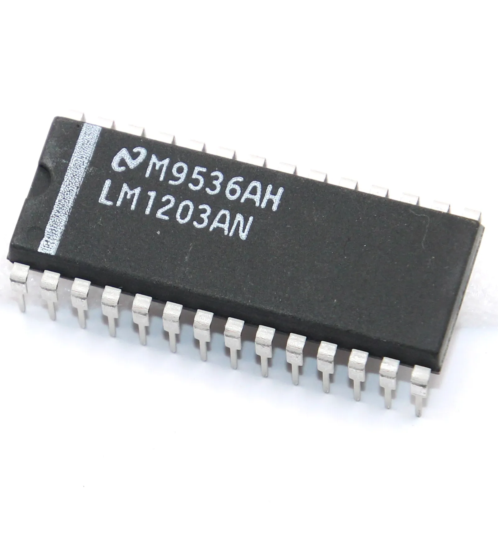 [130879] RGB Video Amplifier System DIP-28