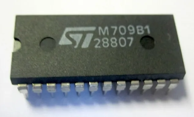 [131144] PCM REMOTE CONTROL TRANSMITTERS DIP-24