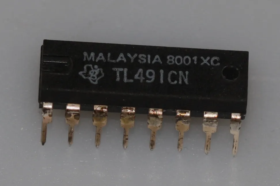 [131362] 10-Step Adjustable Analog Level Detector DIP-16