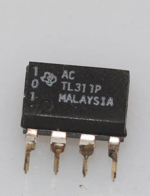 [131378] JFET Input Differential Comparators with Strobes DIP-8