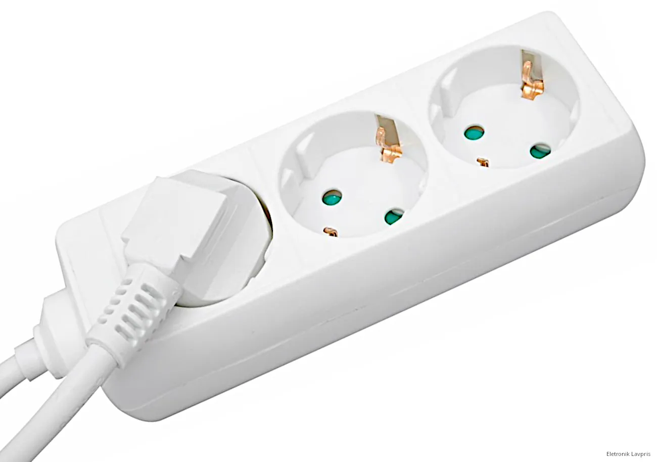 [100320] Stikdåse, 3 stik Schuko, 1,5m. uden afbryder