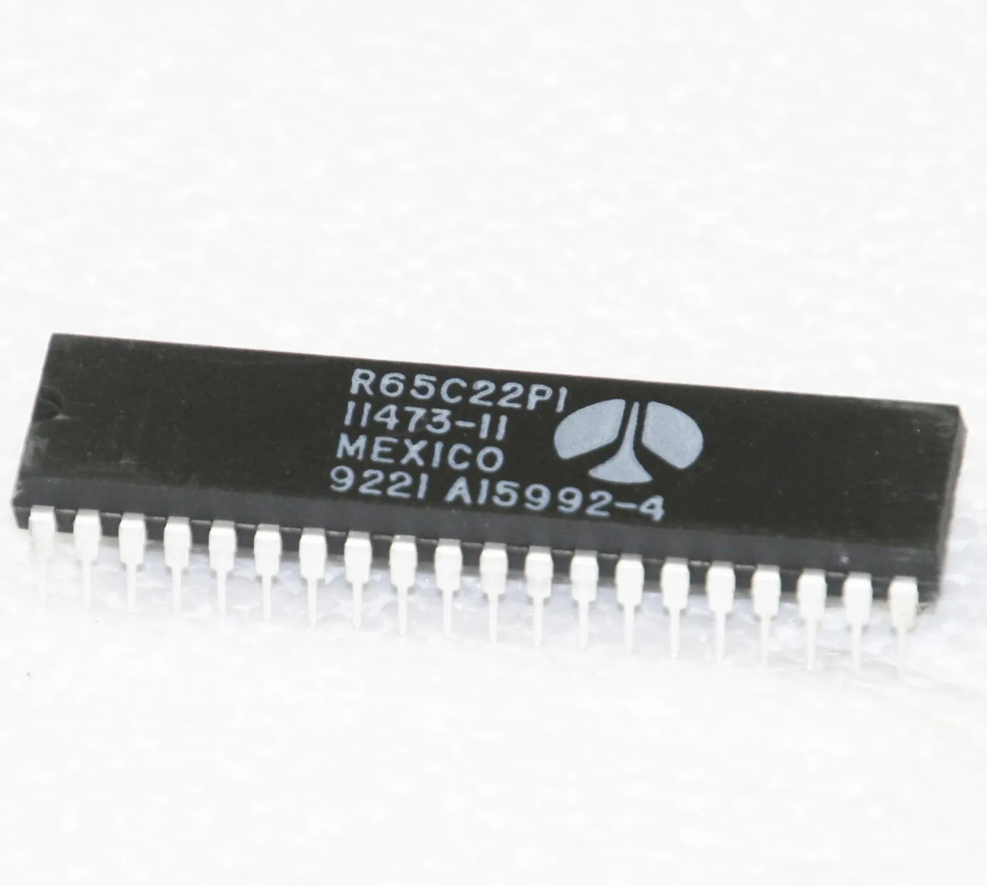 [109878] CMOS VIA 2MHz 40pin DIL40