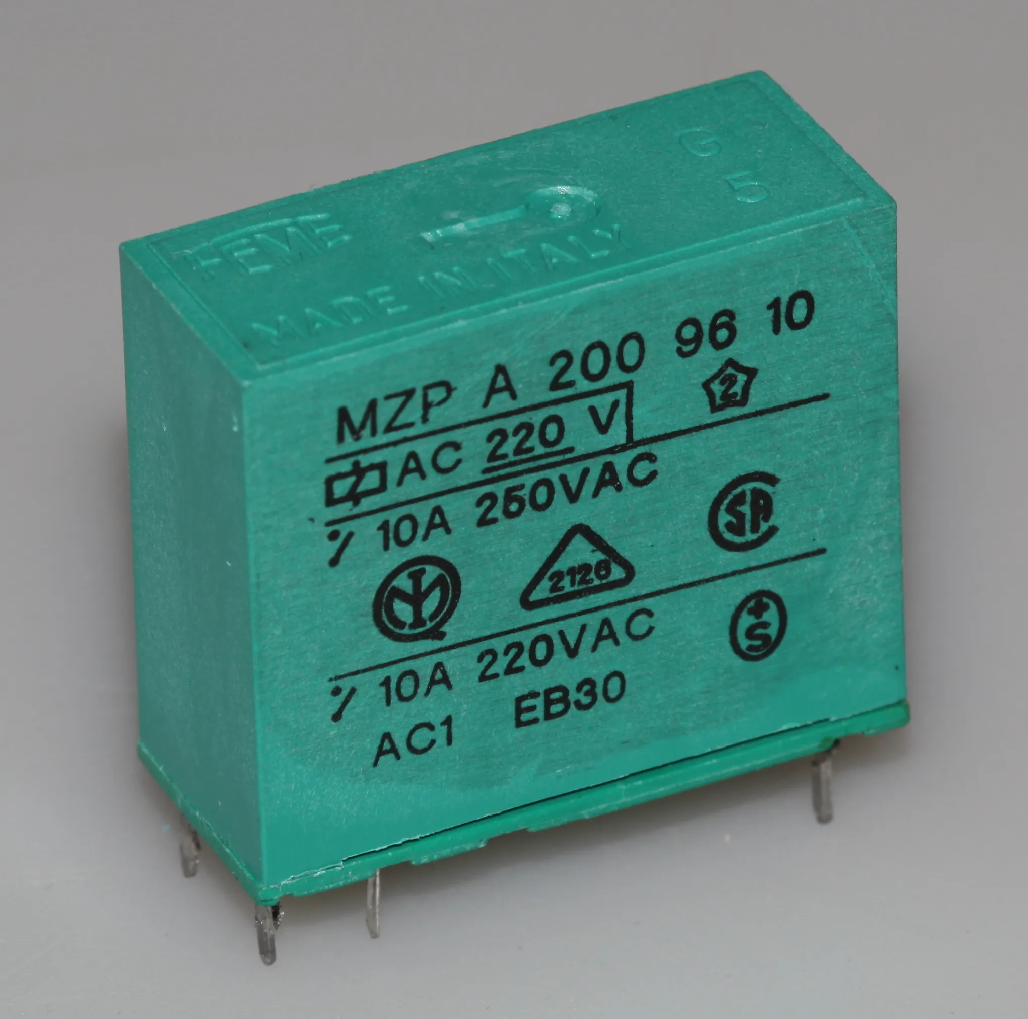 [123493] Relæ 2 x slutte 220VAC (176-242V) 10A 20000R