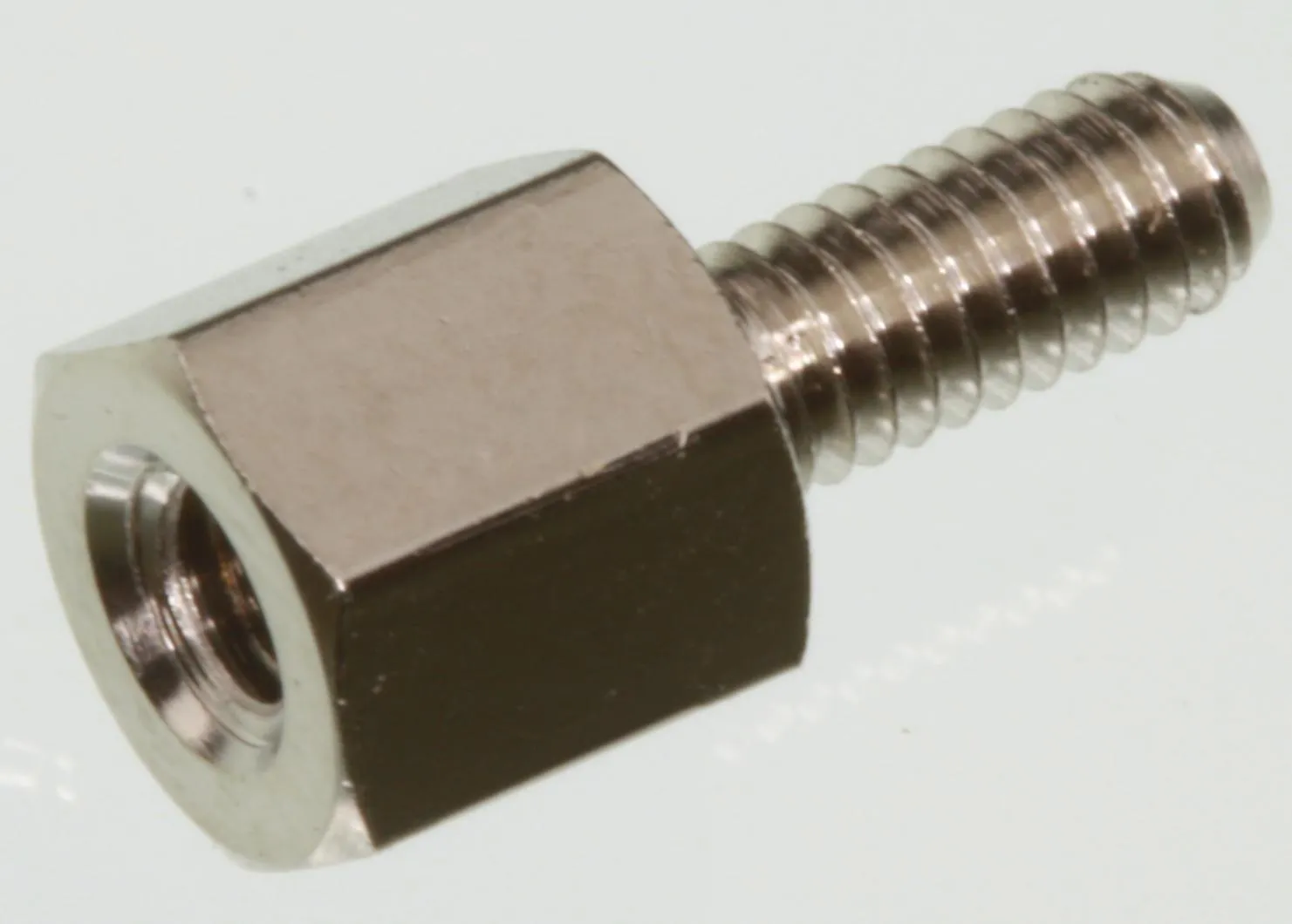 [136866] Afstandsbolt L=5mm. M2,5 UDV.-INDV. GEVIND