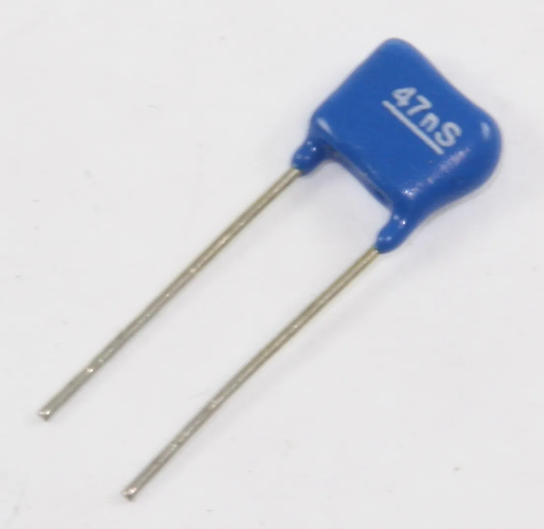 [137615] MLC Capacitor 2,2uF 63V Z5U P5,08